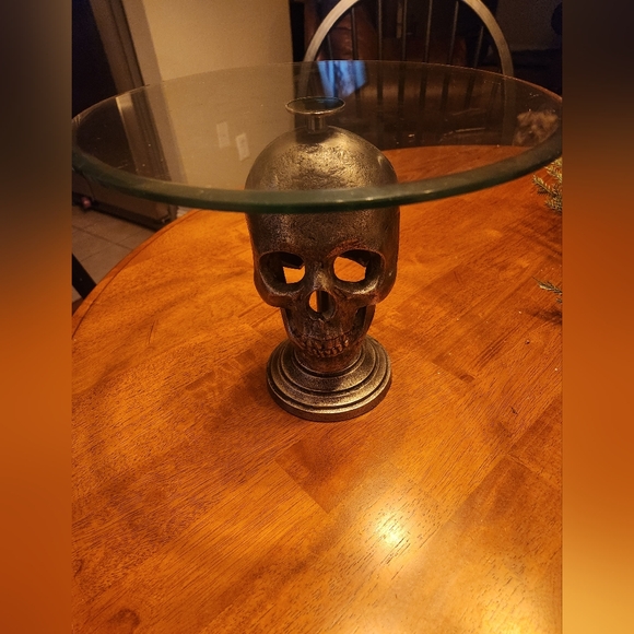 Skull Cake Stand - Picture 2 of 4